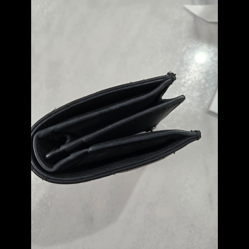 Lady Dior Lotus 錢包
消光黑色 Cannage 籐格紋羊皮
中夾錢包-12