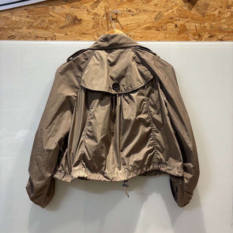【美收精品】BURBERRY茶色短版外套 4-953-1