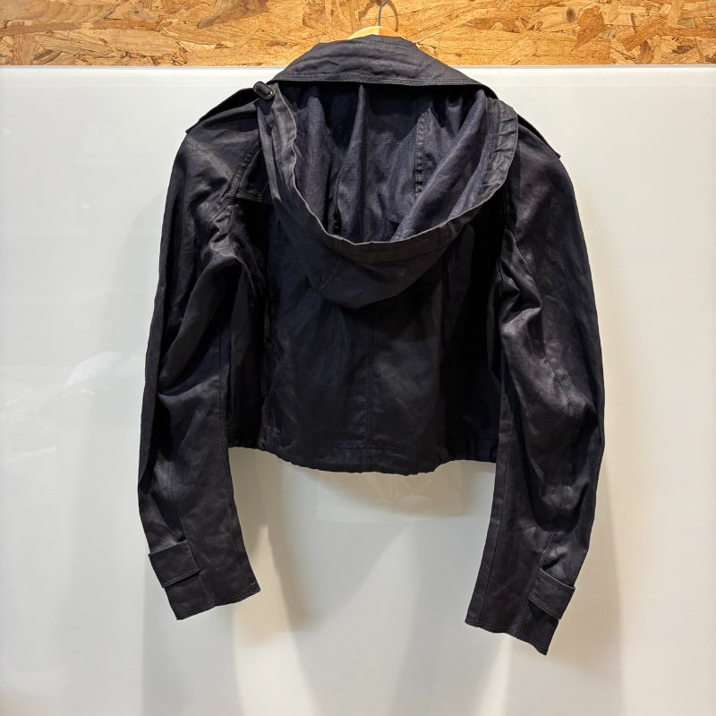 【美收精品】BURBERRY黑色短版外套 4-952-1