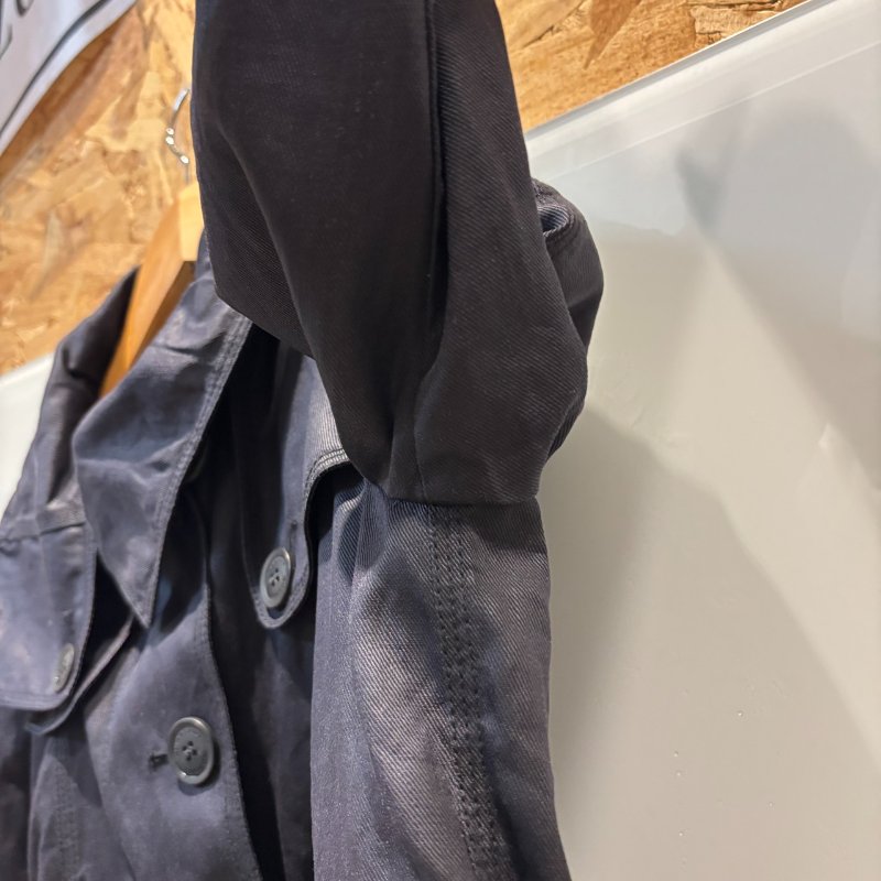 【美收精品】BURBERRY黑色短版外套 4-952-3