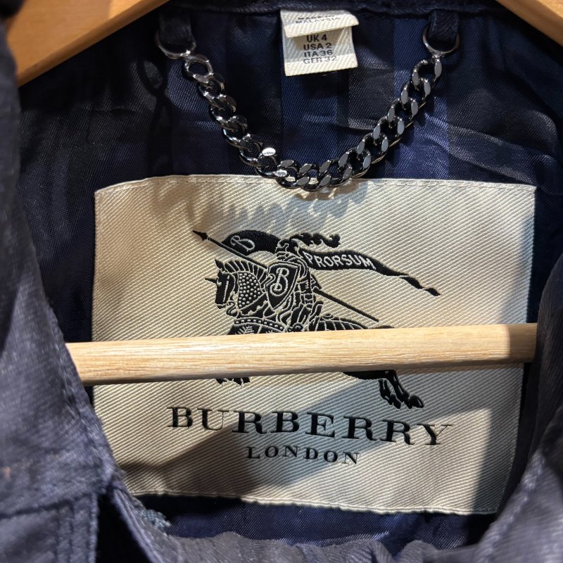【美收精品】BURBERRY黑色短版外套 4-952-5