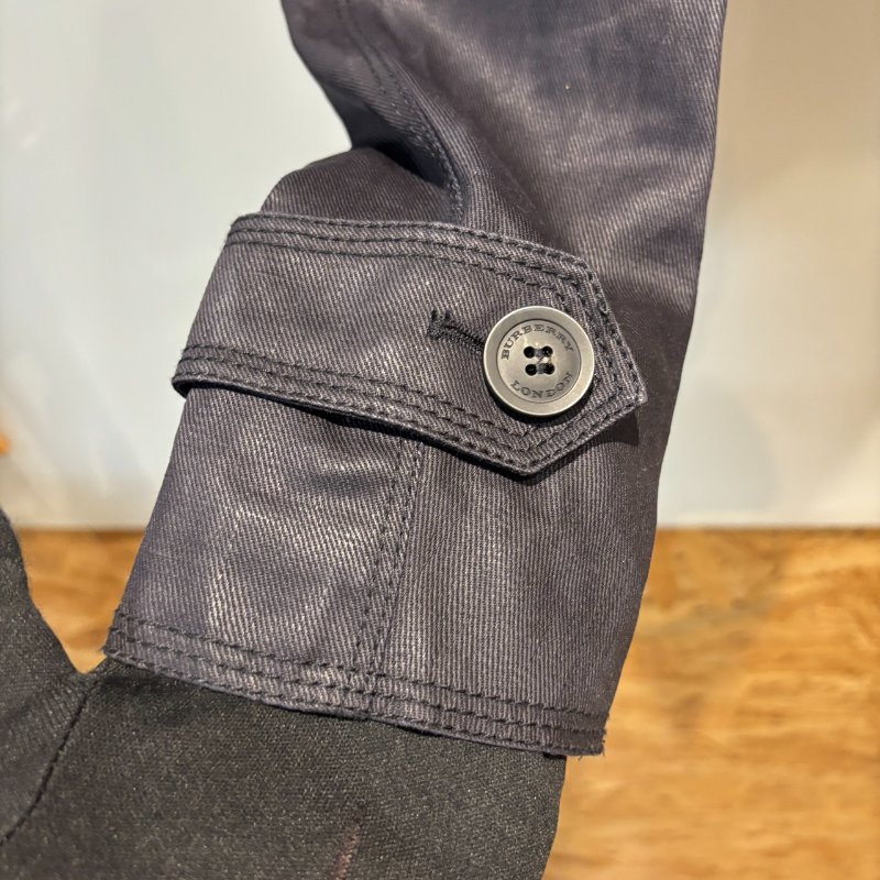 【美收精品】BURBERRY黑色短版外套 4-952-6