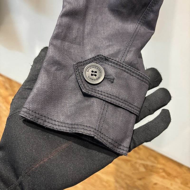 【美收精品】BURBERRY黑色短版外套 4-952-7