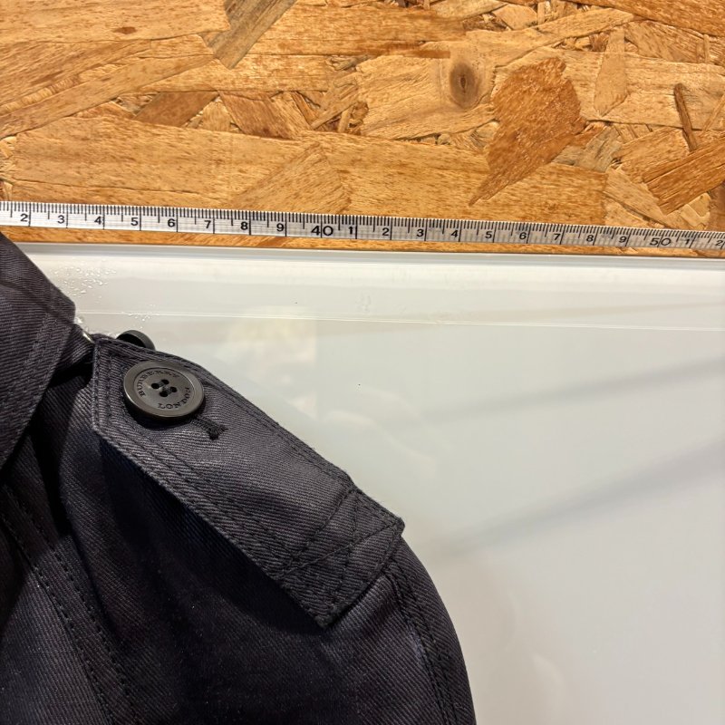 【美收精品】BURBERRY黑色短版外套 4-952-11