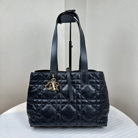 迪奥/Dior Toujours 中號金扣黑色牛皮革藤格纹托特包28.5x17x21.5cm