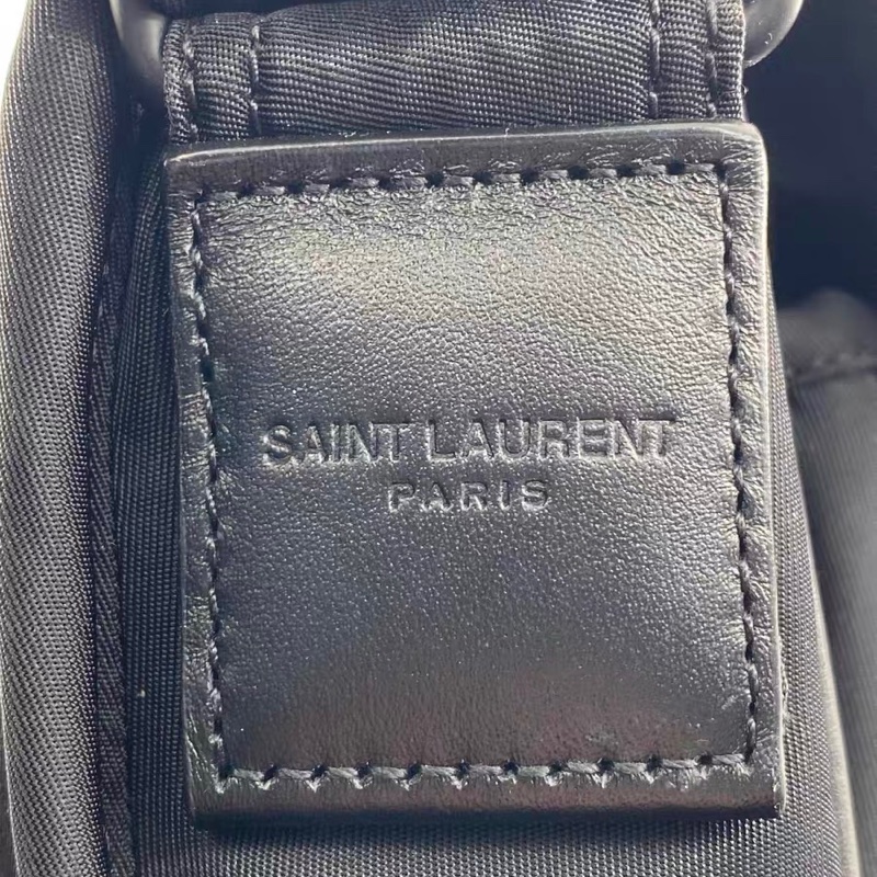 YSL聖羅蘭 黑色 尼龍niki郵差包小號斜挎包 底長約21-8