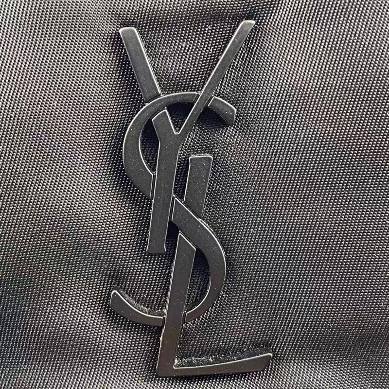 YSL聖羅蘭 黑色 尼龍niki郵差包小號斜挎包 底長約21-9