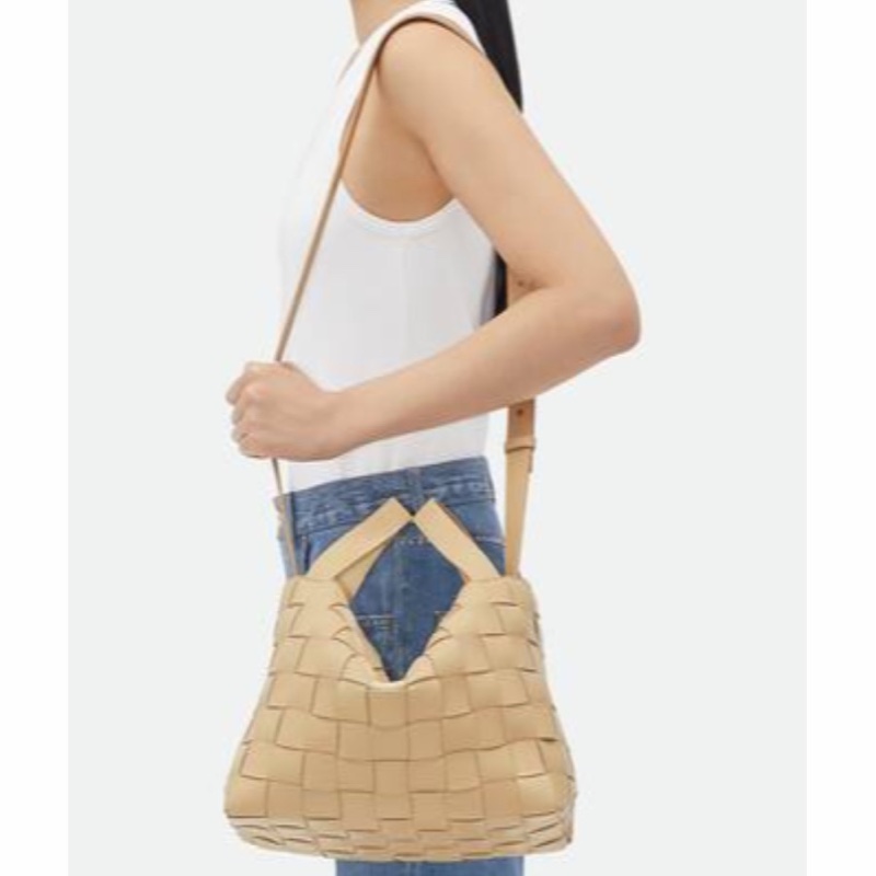 Bottega Veneta 女士 中號Cassette單肩包均碼碼中號、28cm*16.5cm*21cm-3