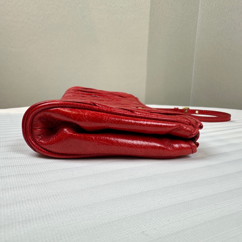 Miu Miu Matelassé金扣红色褶皱手拿包23x3x12cm-6