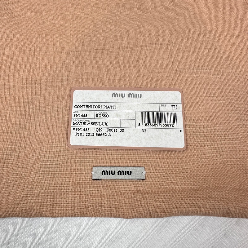 Miu Miu Matelassé金扣红色褶皱手拿包23x3x12cm-9