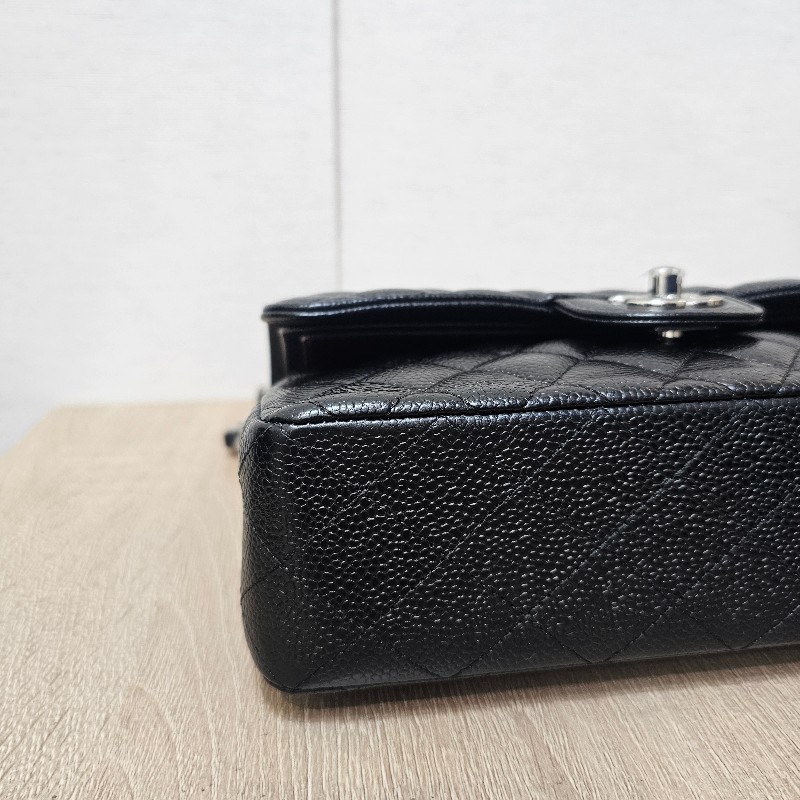 [未使用品項,晶片款新年超甜價出🧧] Chanel黑荔枝皮CoCo23銀釦肩背包-6