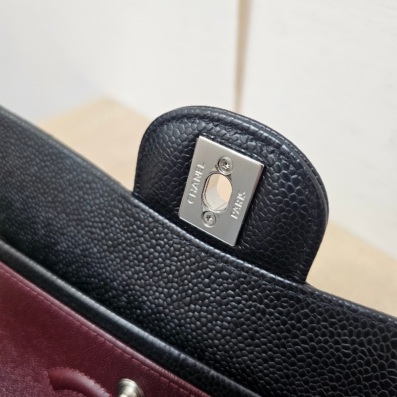 [未使用品項,晶片款新年超甜價出🧧] Chanel黑荔枝皮CoCo23銀釦肩背包-11