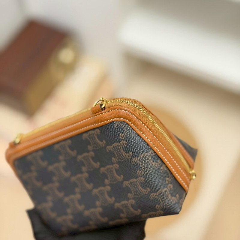 🏷Celine 瑟琳．Mini 貝殼包-11