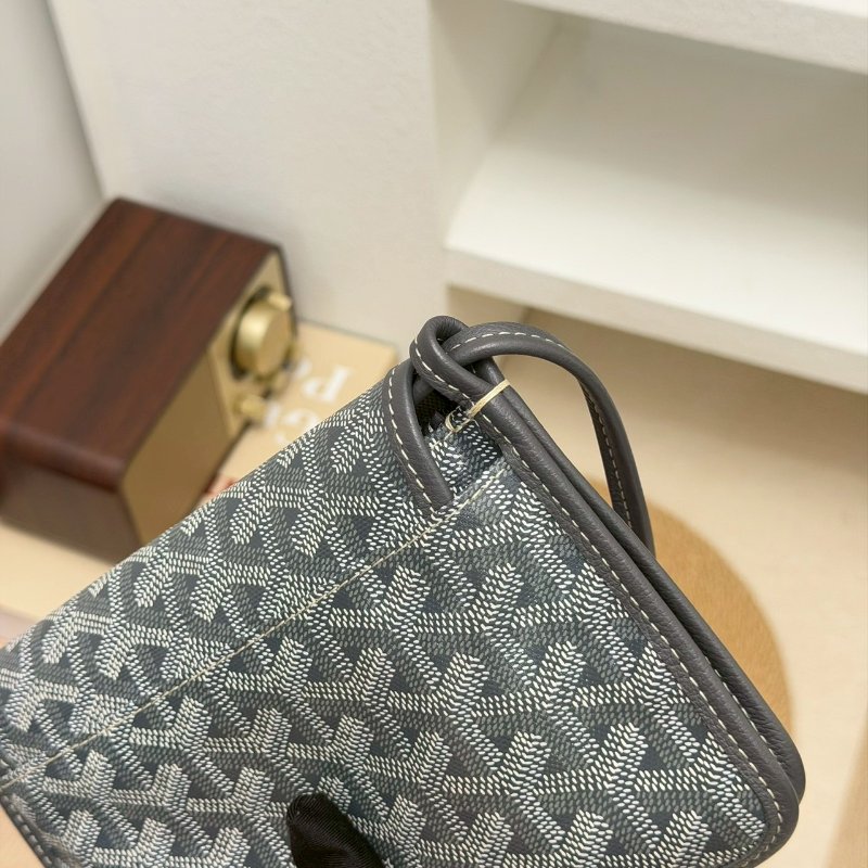 （最難買的灰色來了🩶）🏷Goyard 高雅德 ．Plumet 信封包-11