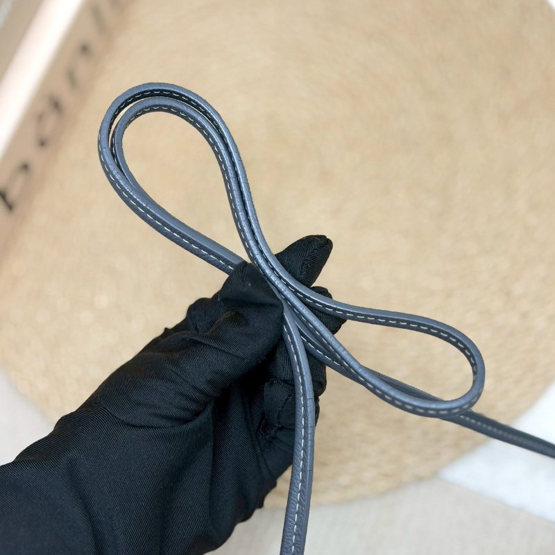 （最難買的灰色來了🩶）🏷Goyard 高雅德 ．Plumet 信封包-24