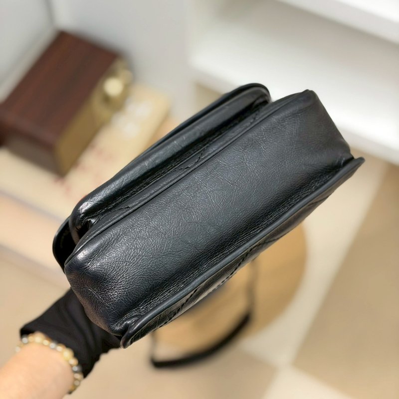 (全黑鐵標!稀有!更帥氣😎)🏷YSL 聖羅蘭.Niki Baby 新款D扣 So Black-12