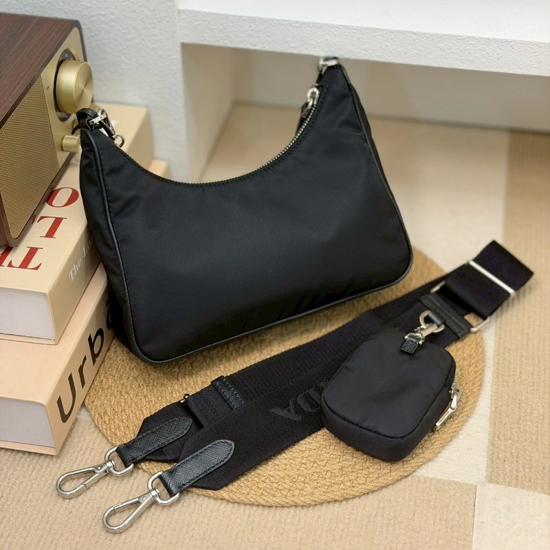 🏷Prada 普拉達．Re-Edition 2005 Hobo 三合一-1