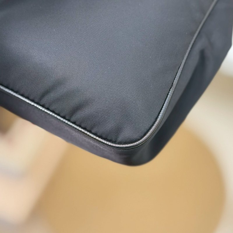 🏷Prada 普拉達．Re-Edition 2005 Hobo 三合一-5