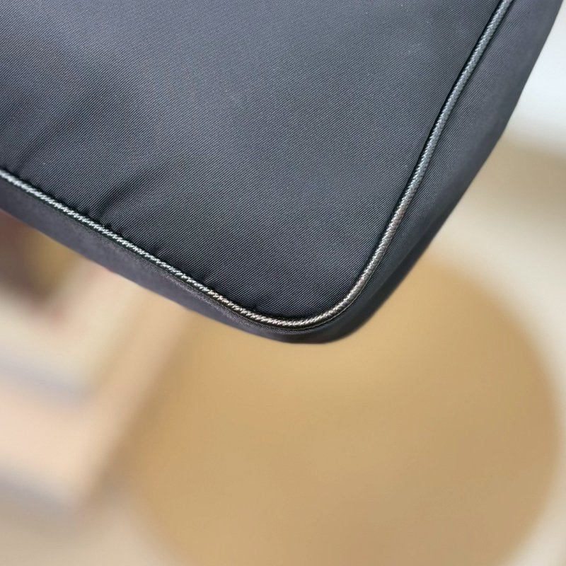 🏷Prada 普拉達．Re-Edition 2005 Hobo 三合一-7