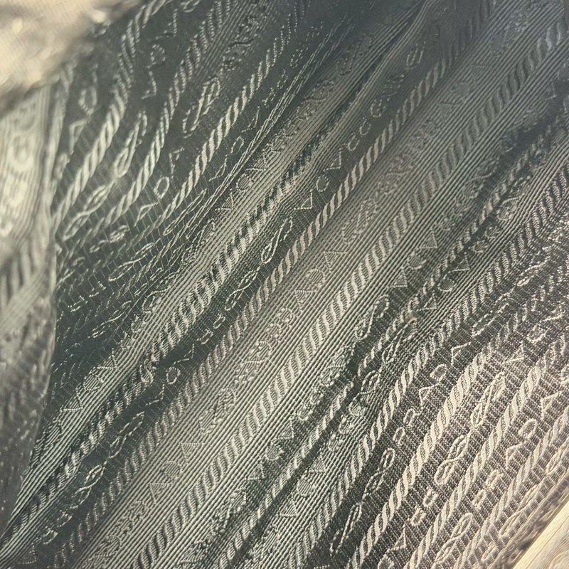 🏷Prada 普拉達．Re-Edition 2005 Hobo 三合一-19