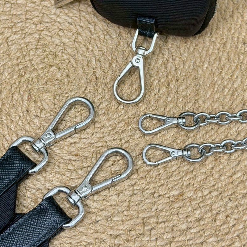 🏷Prada 普拉達．Re-Edition 2005 Hobo 三合一-31