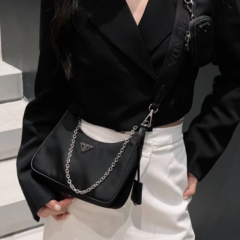 🏷Prada 普拉達．Re-Edition 2005 Hobo 三合一-33