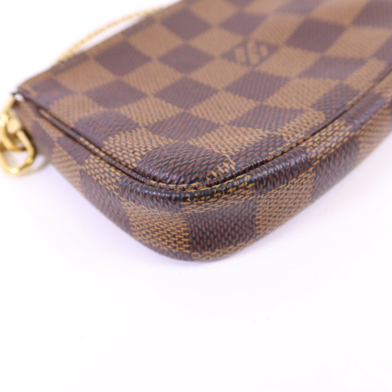 LOUIS VUITTON Damier Mini Pochette Accessories 金扣手拿包-10