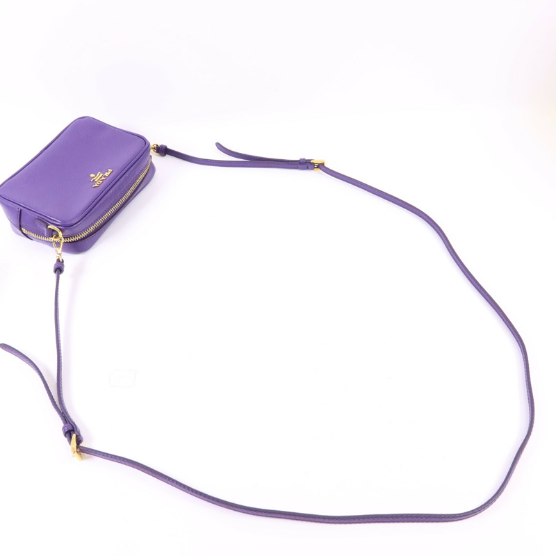 PRADA 牛皮皮革Pouch金扣肩背袋-4