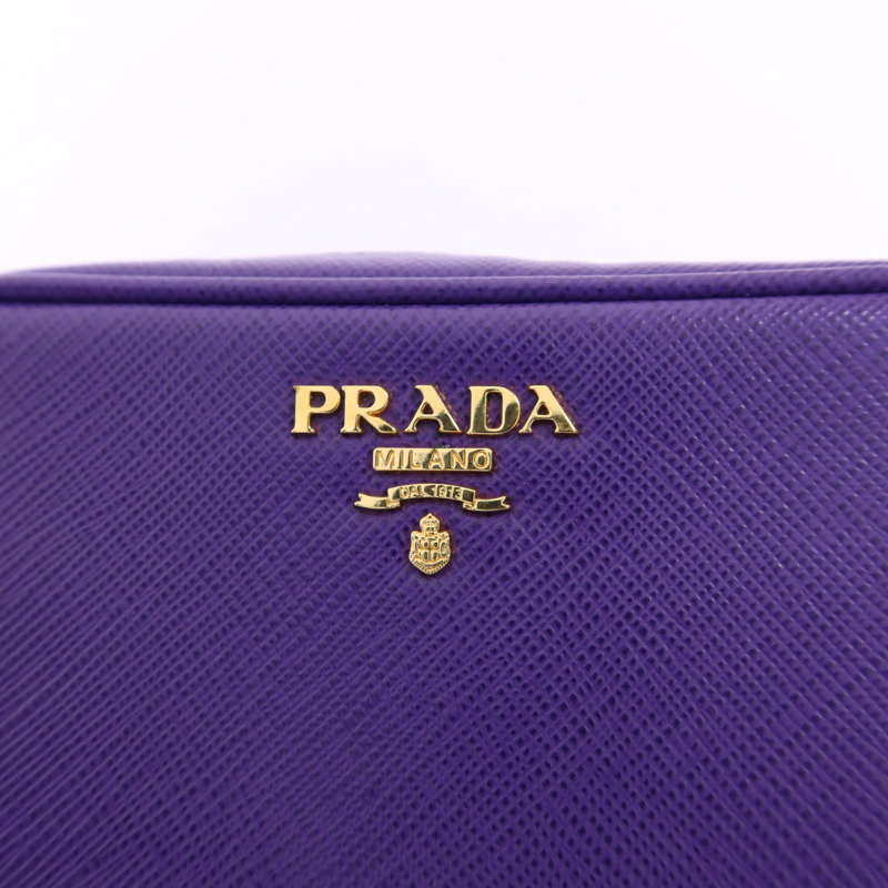 PRADA 牛皮皮革Pouch金扣肩背袋-9