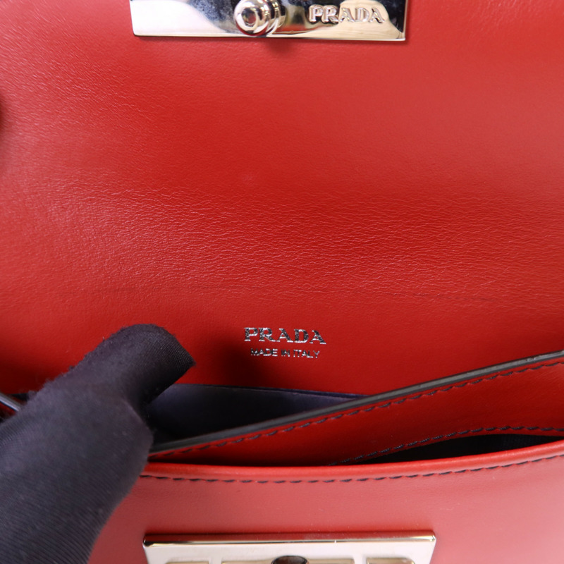 PRADA 牛皮皮革Clutch銀扣手拿包-14