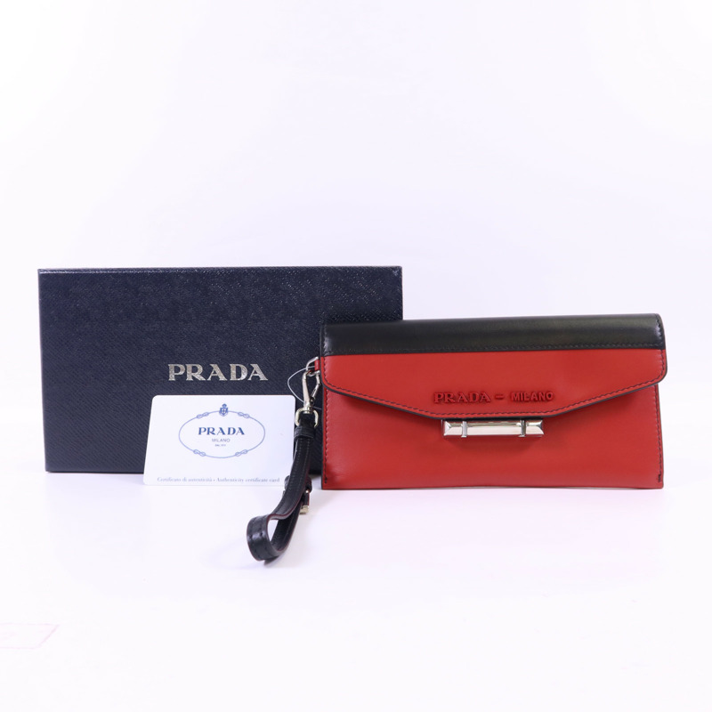 PRADA 牛皮皮革Clutch銀扣手拿包-15