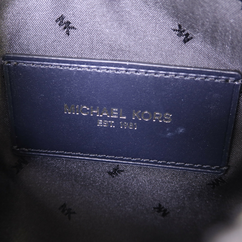 Michael Kors 牛皮皮革Pouch銀扣手拿包-5