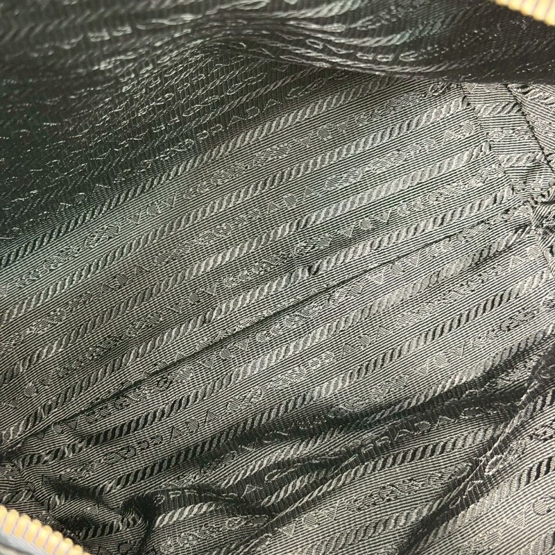 (稀有!小碗豆🫛更可愛)🏷Prada 普拉達.Hobo 碗豆包 小號-16