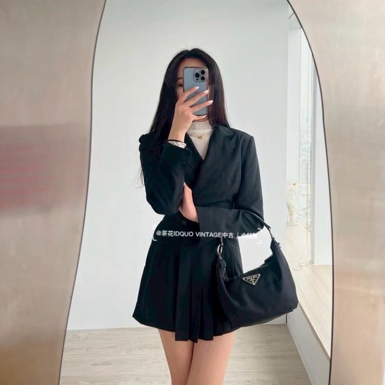 (稀有!小碗豆🫛更可愛)🏷Prada 普拉達.Hobo 碗豆包 小號-19