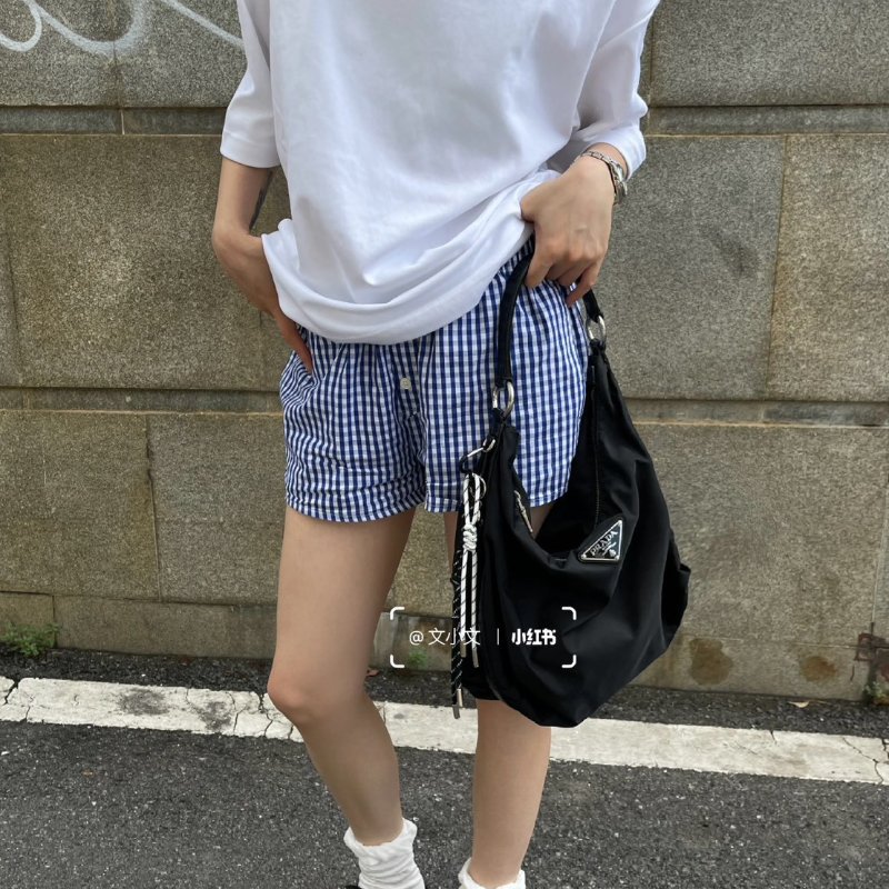 (稀有!這顆上身超鬆弛好看😍)🏷Prada 普拉達.Hobo 碗豆包 中號-18