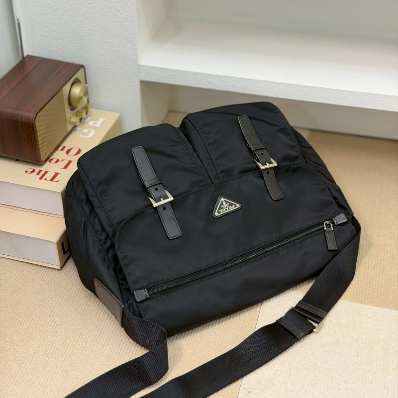 🏷Prada 普拉達.尼龍郵差包-0