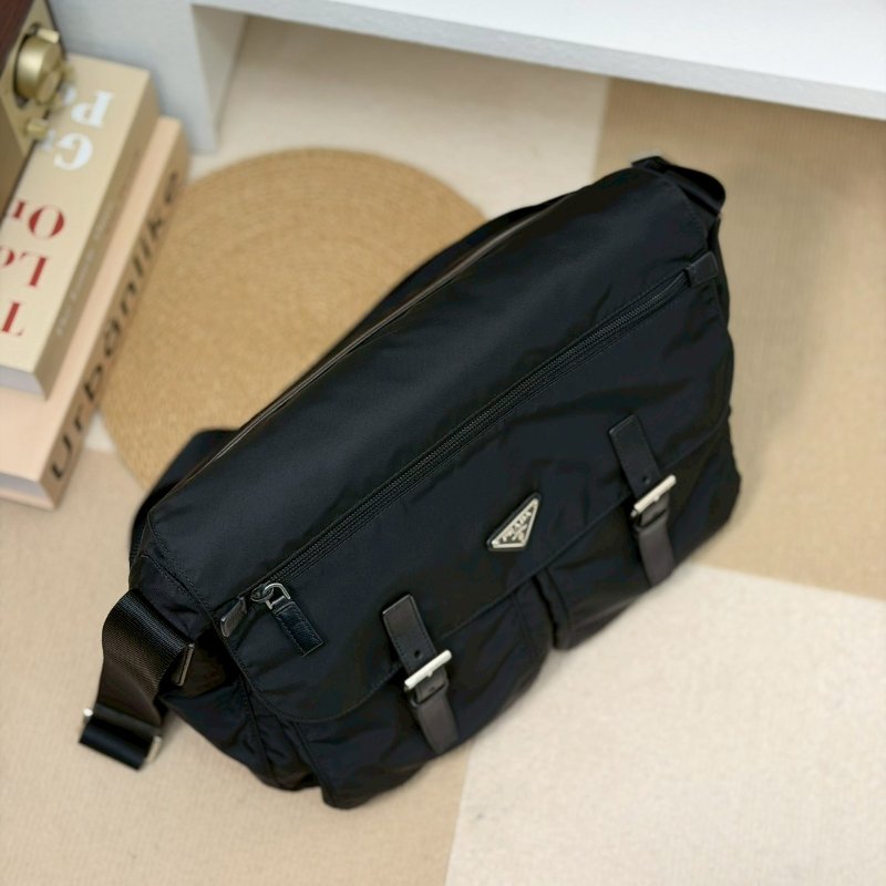 🏷Prada 普拉達.尼龍郵差包-13