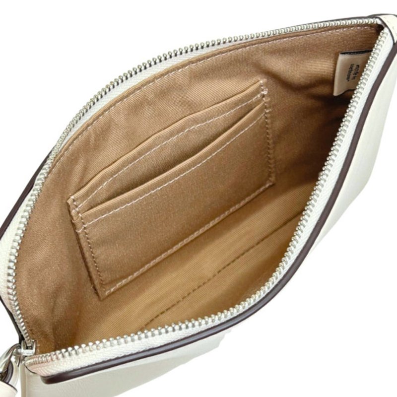 【COACH】縫線LOGO皮革手拿包-白色-4