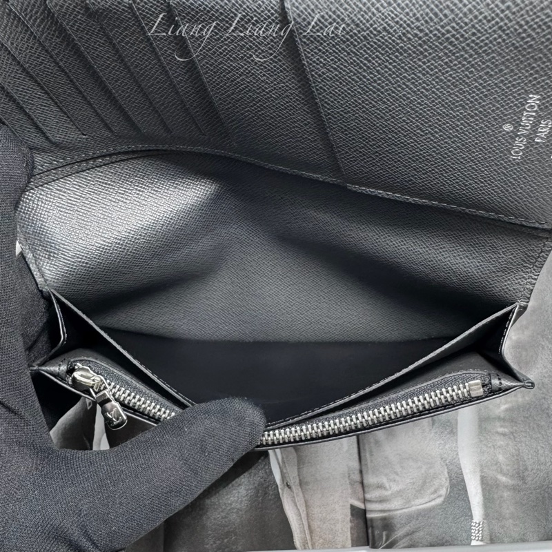LOUIS VUITTON LV 經典 Taiga 皮革墨黑色長夾-6