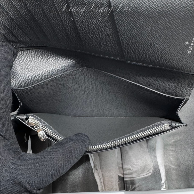 LOUIS VUITTON LV 經典 Taiga 皮革墨黑色長夾-7