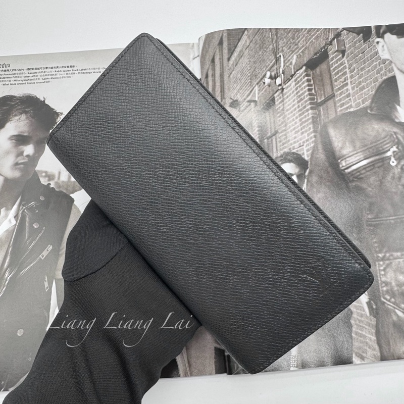 LOUIS VUITTON LV 經典 Taiga 皮革墨黑色長夾-14