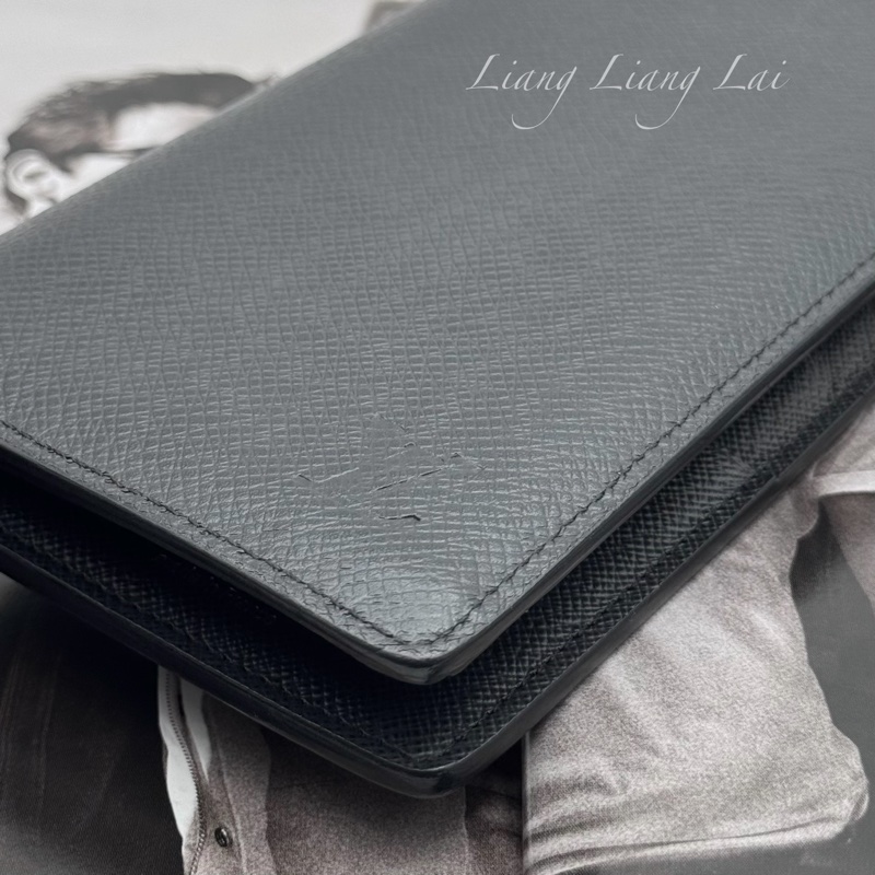 LOUIS VUITTON LV 經典 Taiga 皮革墨黑色長夾-19