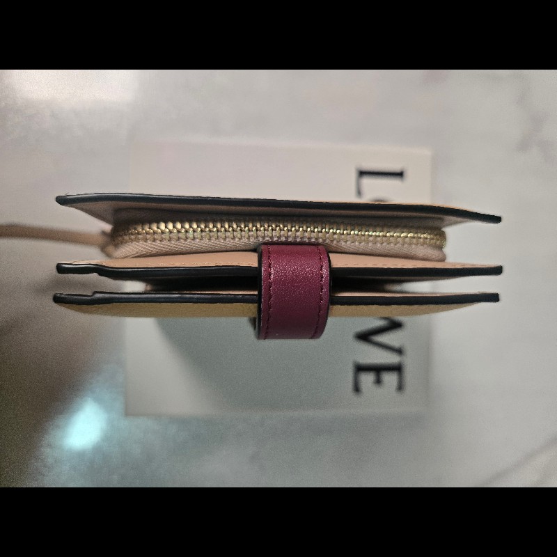LoeweLOEWE餅乾色 柔軟粒面小牛皮小型拉鍊皮夾 Compact Zip Wallet-4