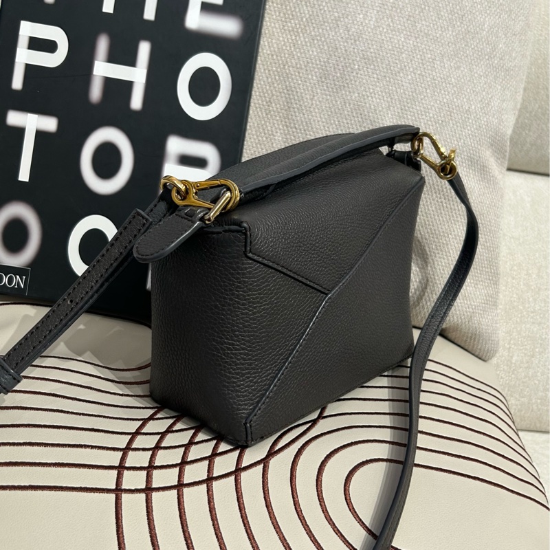 Loewe Puzzle Edge Mini 粒粒牛皮-3