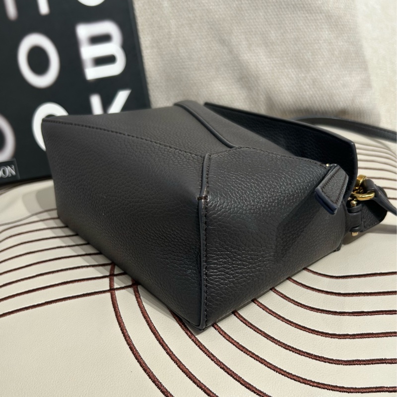 Loewe Puzzle Edge Mini 粒粒牛皮-6