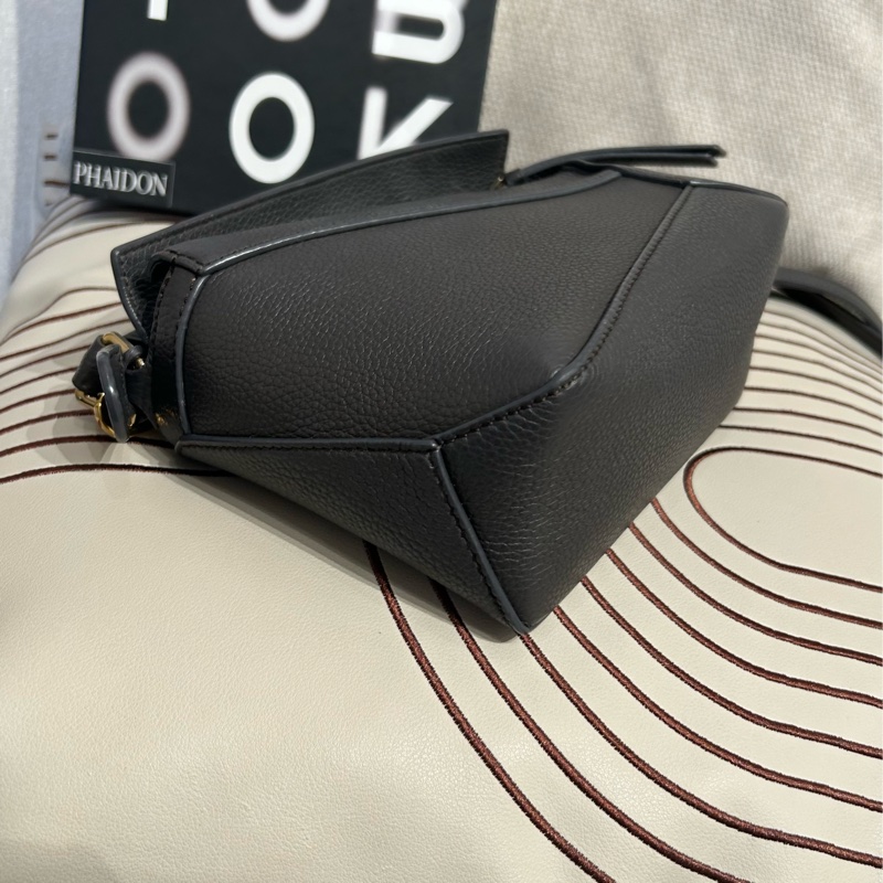 Loewe Puzzle Edge Mini 粒粒牛皮-7