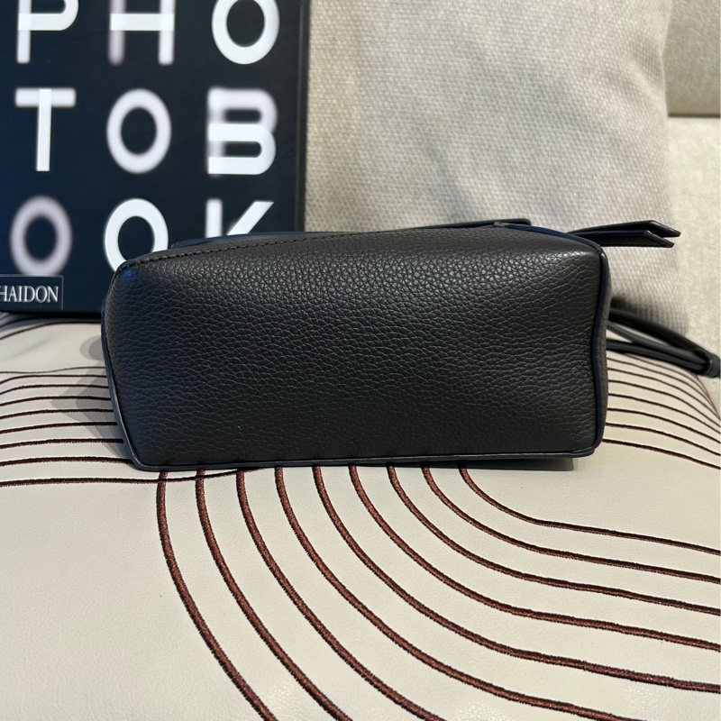 Loewe Puzzle Edge Mini 粒粒牛皮-8