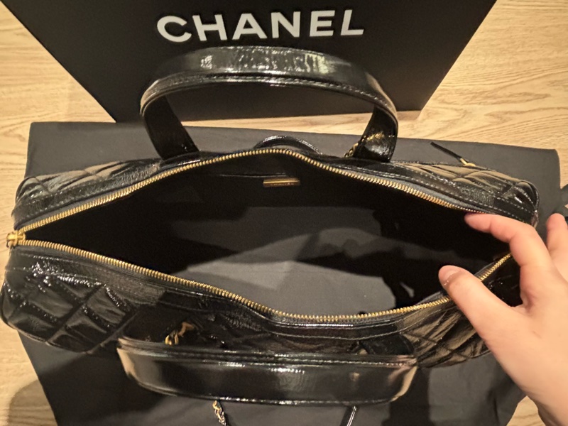 Chanel 油蠟小牛皮 Maxi 保齡球包 AS5647-4