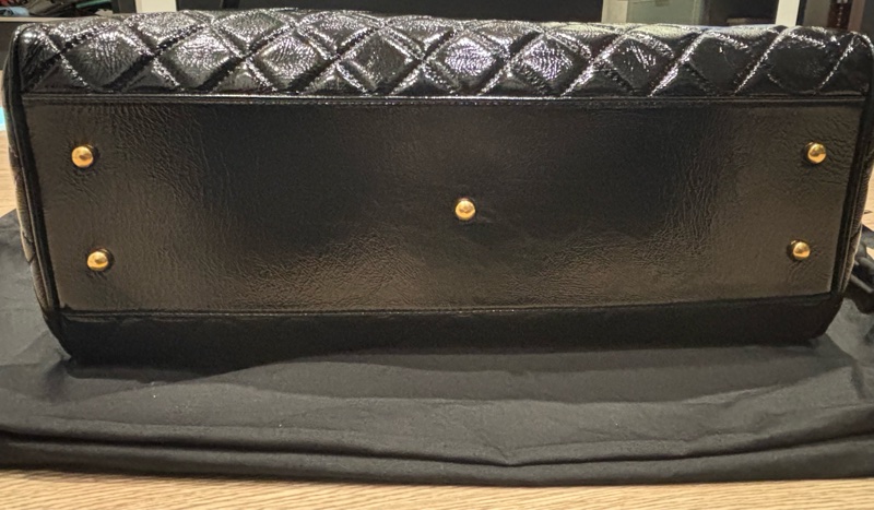 Chanel 油蠟小牛皮 Maxi 保齡球包 AS5647-8