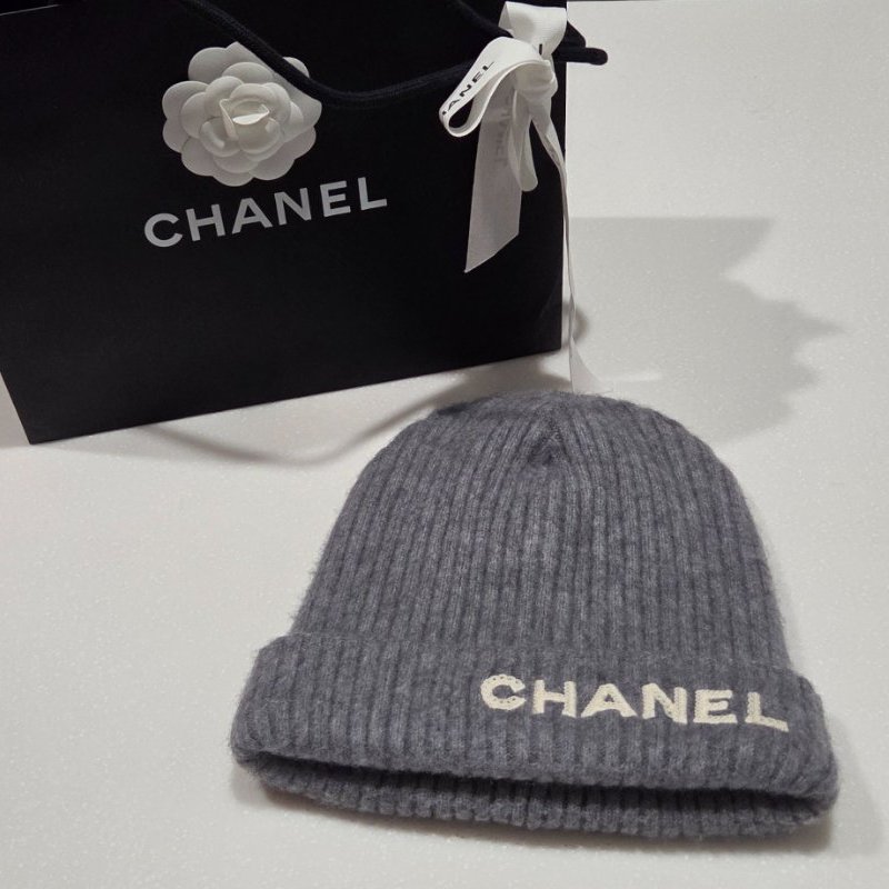 禮物～ Chanel香奈兒經典珠片刺繡logo灰色100%Cachemire羊毛針織帽/ 冷帽/ 保暖帽/ 超厚毛帽-0
